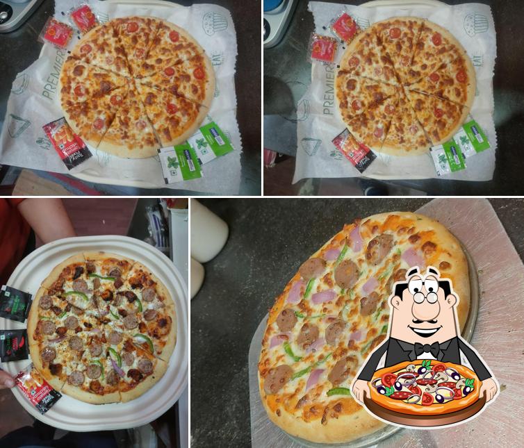 Try out pizza at PIZZA MAMA (Cafe)