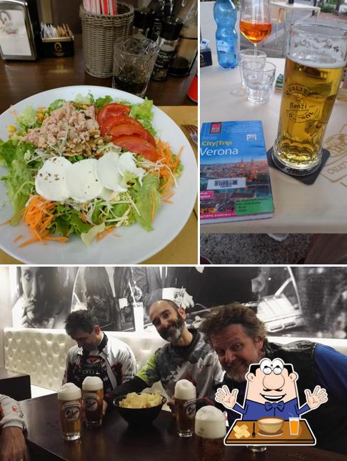 La cibo e interni del ristorante