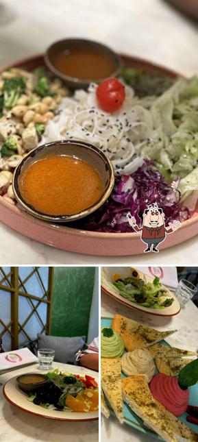 Food at Earth Cafe @ BKC