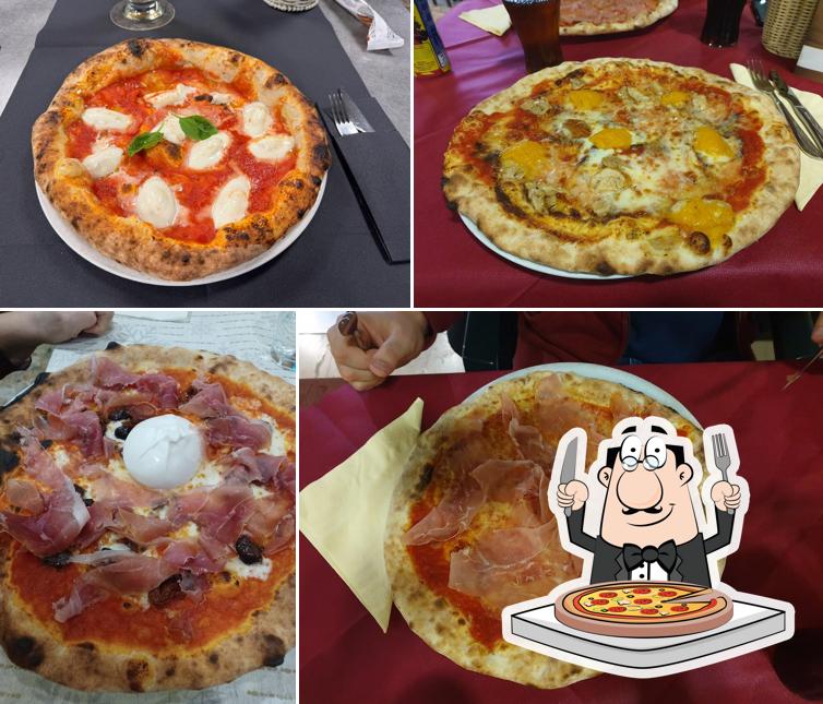 Prenditi una pizza a Pizzeria Petrarca