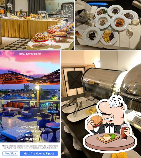 Ordina un hamburger a Hotel Savoy Roma