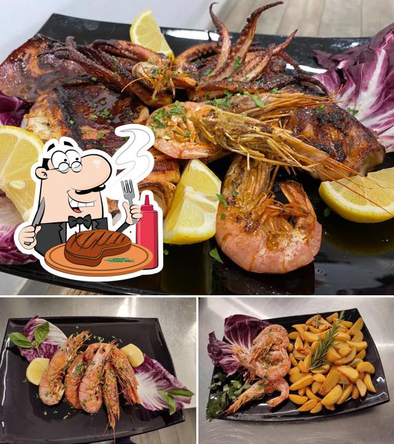 Ordina i un pasto a base di carne a Trattoria Pizzeria Sa Pischedda Orani