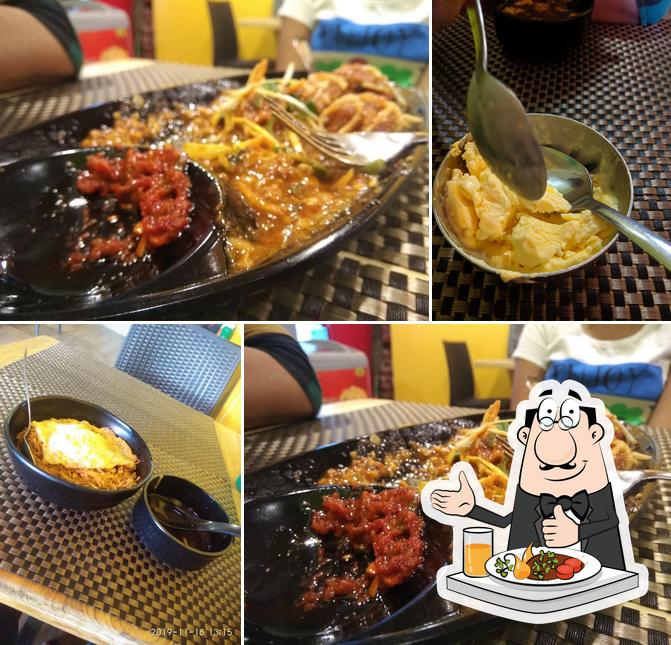 Food at cafe कट्टा