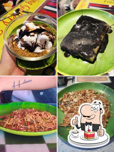 Doctor Alone Hostel & Cafe serves a range of desserts