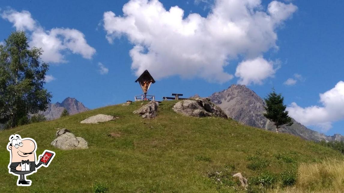 Puoi goderti l'aria fresca dal dehors di Sendy bar