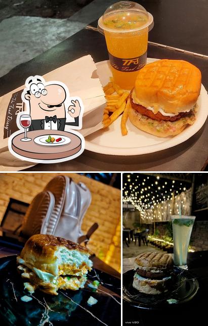 THE FOOD DIARY
