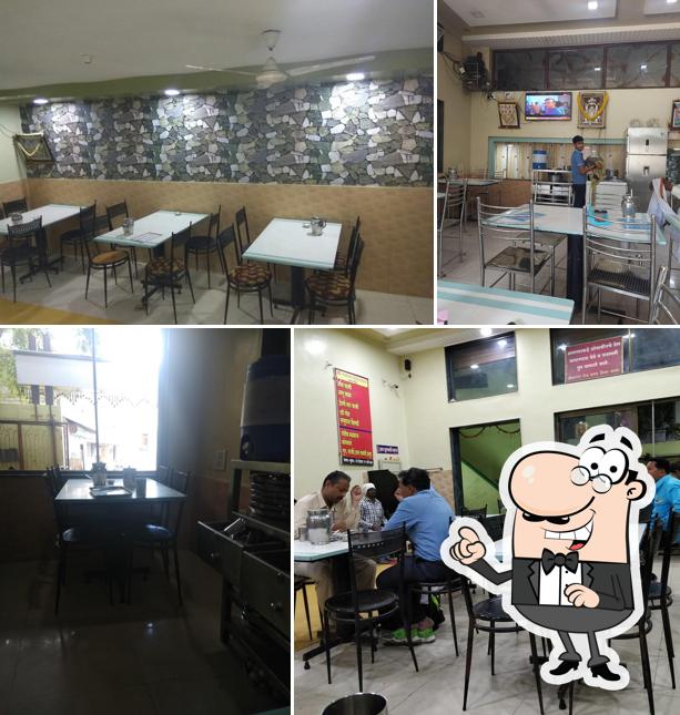 Check out how Gajanan Bhojnalay looks inside