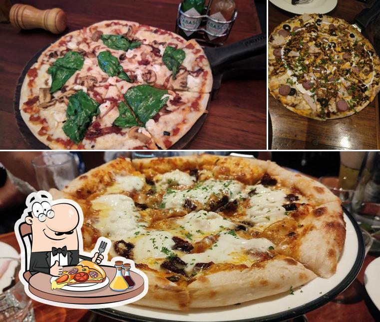 Try out pizza at Pot Pourri Eat & Drinkery