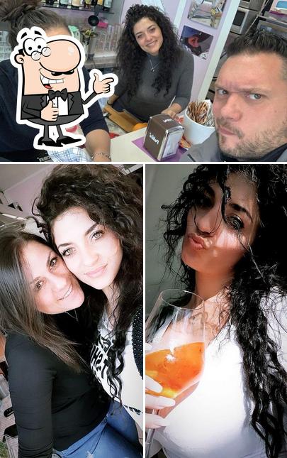 Vedi questa immagine di Bar Pit Lane