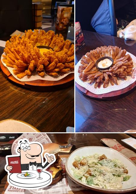 Sanduíche de carne de porco desfiada em Outback Praia de Belas