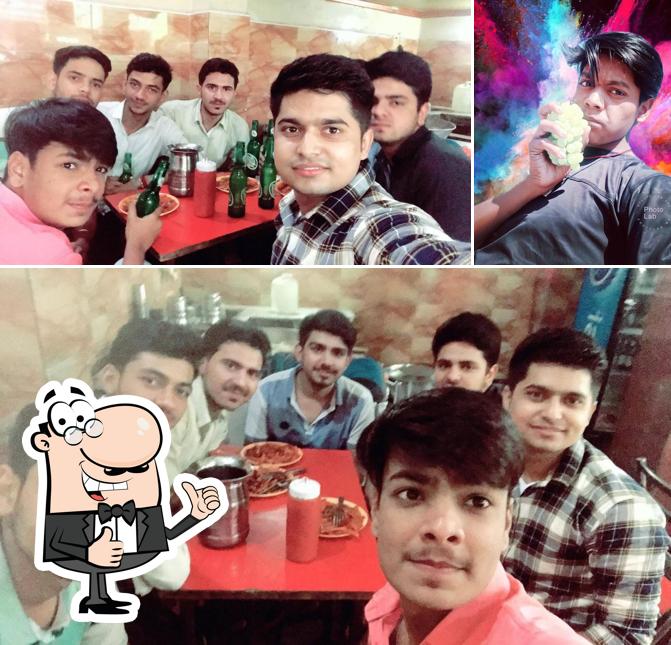 Saxena Food Corner