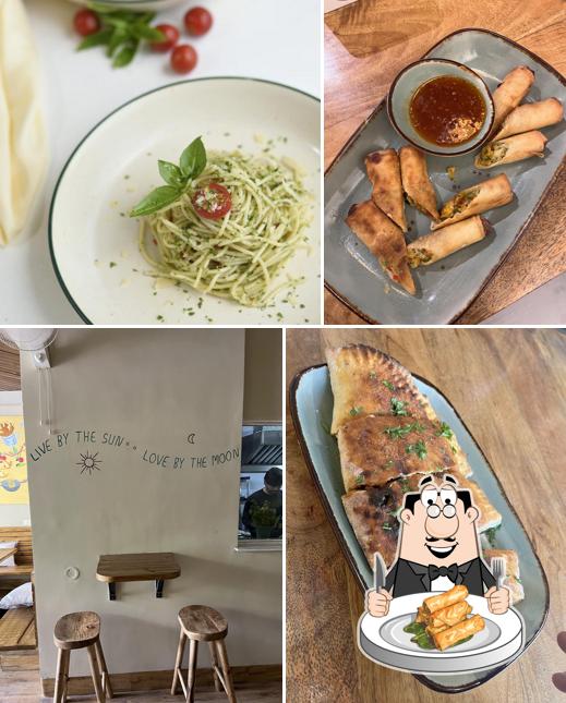 Spring rolls at Sol house cafe