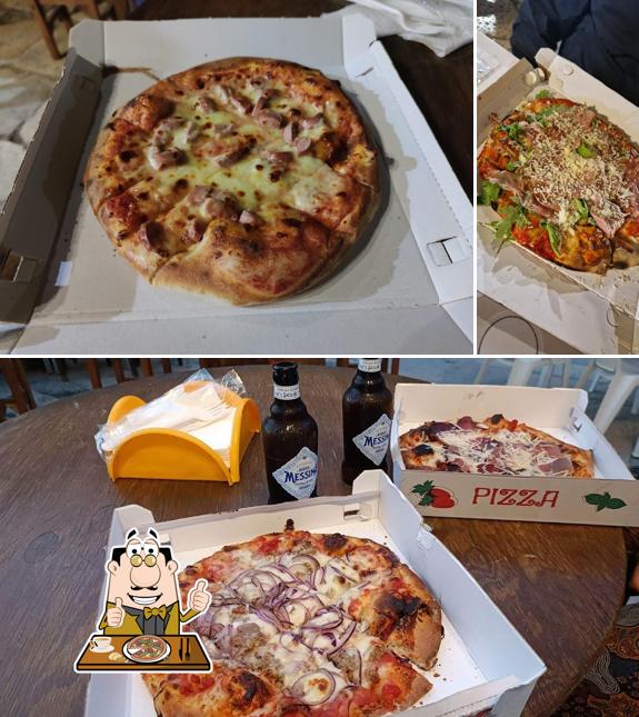 A Ristorante Pizzeria Vecchio Stile, puoi goderti una bella pizza