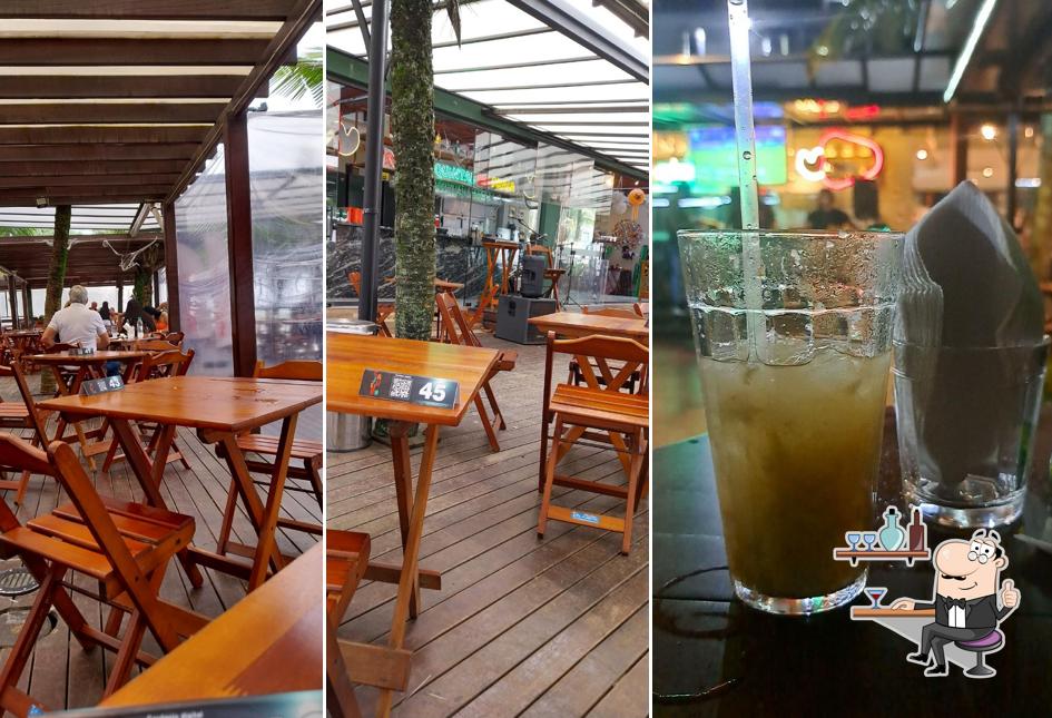 O interior do Cajueiro Praia Grande Bar e Restaurante