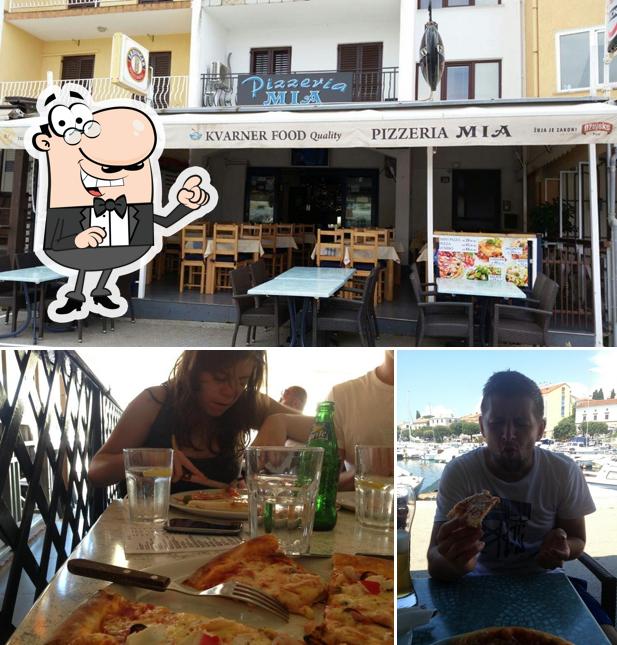 Dai un'occhiata agli interni di Mia