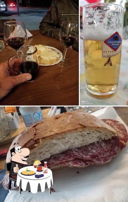 Piatto di formaggi al Bar Paola