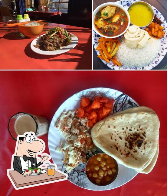 Food at Khimtsang Food Court