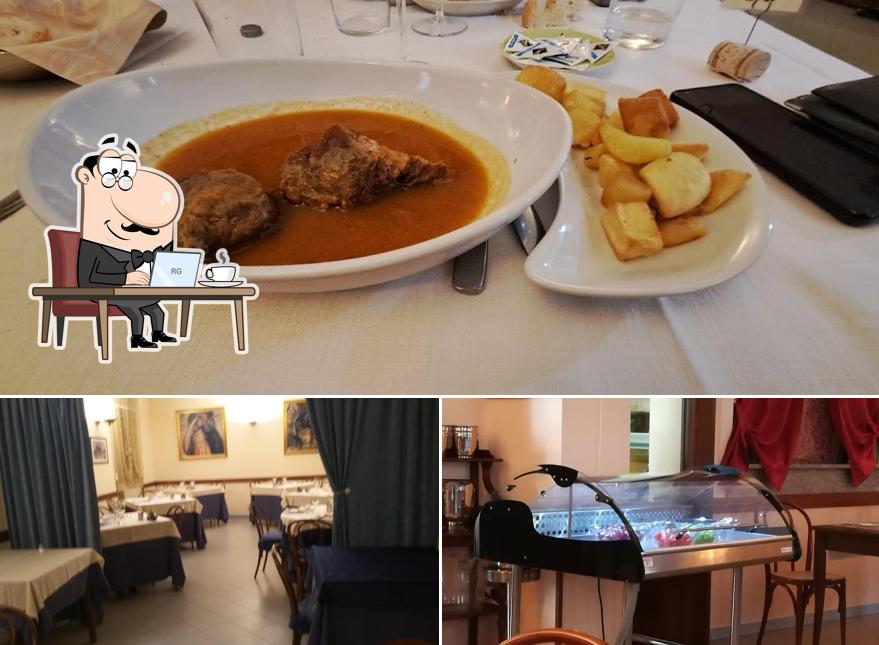 La interni e cibo del ristorante