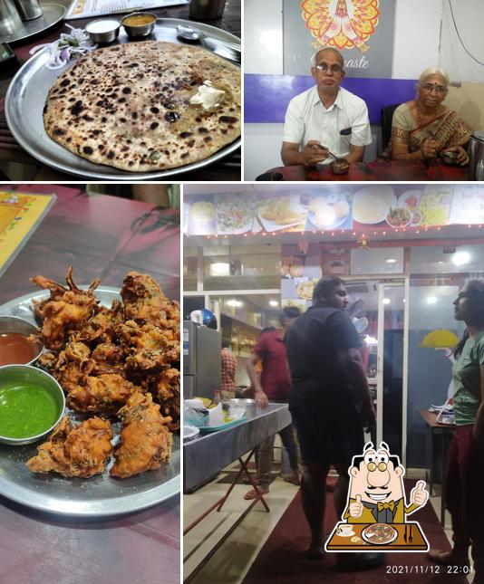 Try out pizza at Delhi Dhaba