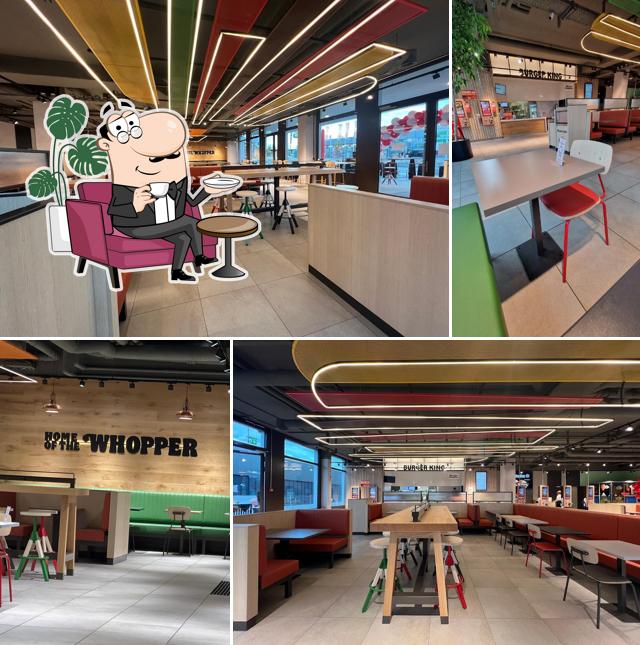 Dai un'occhiata agli interni di Burger King Bachenbülach Dai un'occhiata agli interni di Burger King Bachenbülach