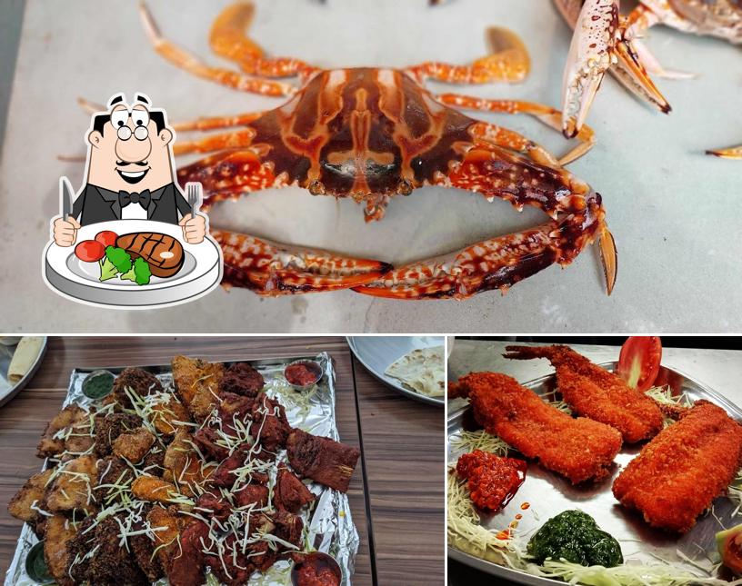 Try out meat dishes at Shri Mahalaxmi Bhojnalay