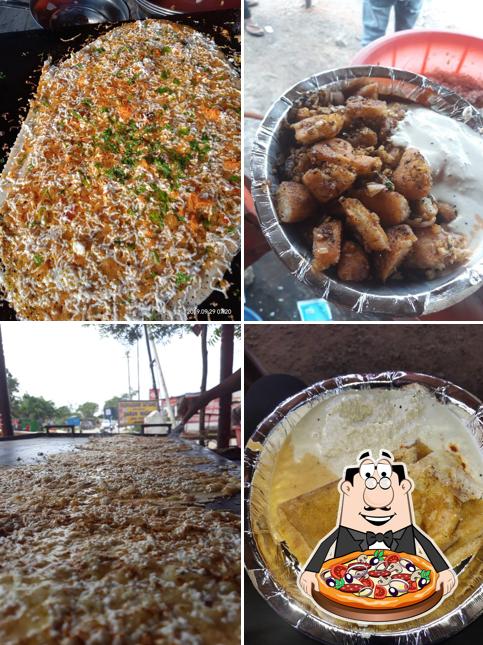 Try out pizza at Chinna Ki Bandi
