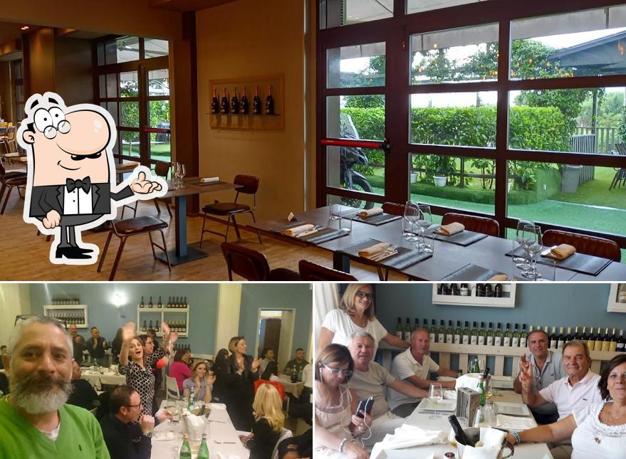 Siediti a un tavolo di La Volpe e l'Uva