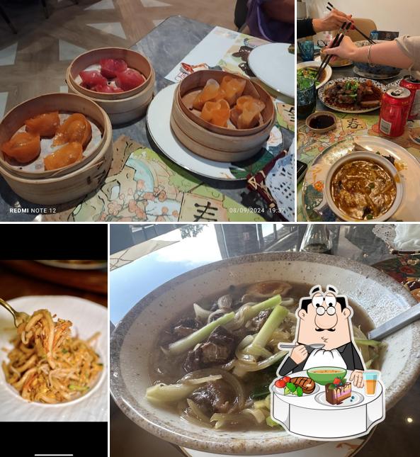 Zuppa calda e acida al AIBOK CINESE RISTORANTE 聚宝阁