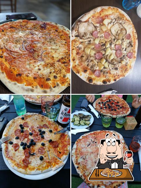 A Vai che ce n'è di più, puoi provare una bella pizza