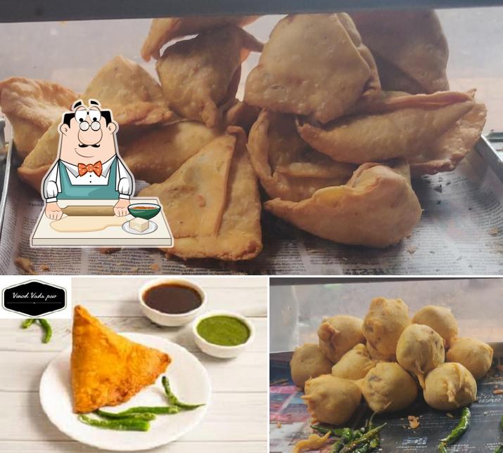Samosa at Vinod Vada pav