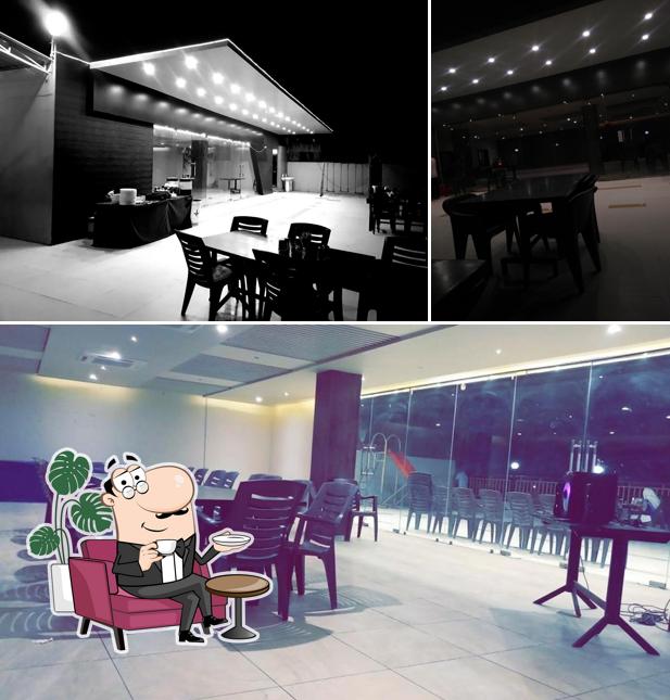 The interior of Walk 'N' Eat - Best Restaurant, Banquet Hall, Family Restaurant, Fast Food Restaurant In Gondal