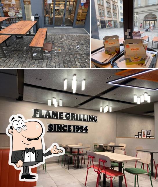 Gli interni di burger king