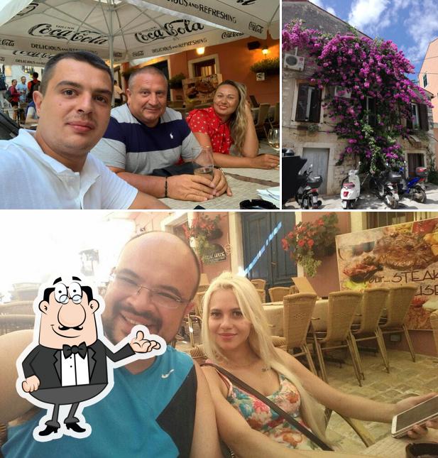 Dai un'occhiata agli interni di Cafè Bar Jimmy