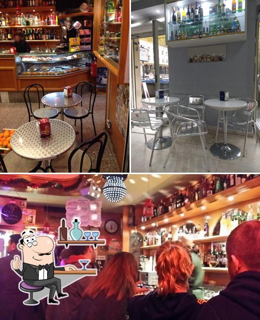 Dai un'occhiata agli interni di Bologna Lounge Bar