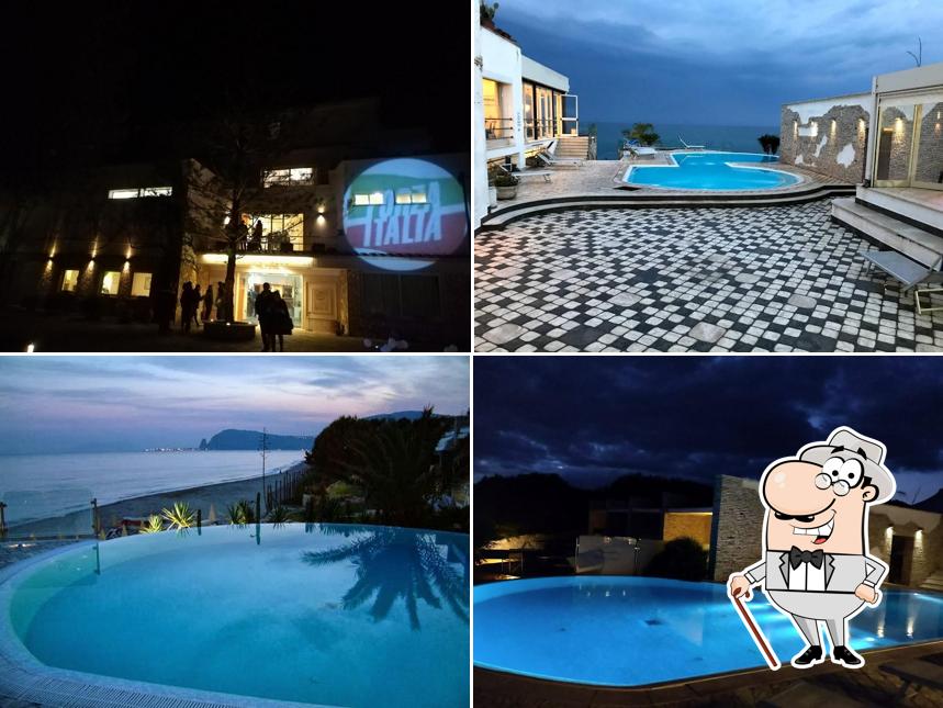 Goditi la vista dagli esterni di Martino Club Hotel
