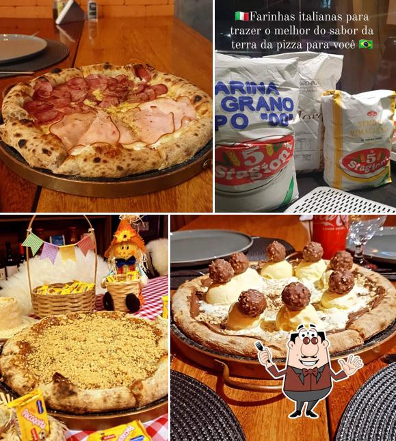 Comida em Pizzaria Cosmopolizza