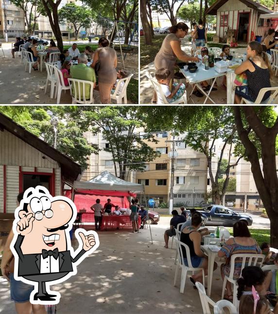 Entre diversos coisas, interior e mesa de jantar podem ser encontrados no Yakisoba do Gondo