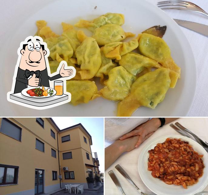 Osteria da Scarlo si caratterizza per la cibo e interni