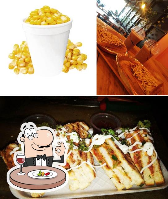 Food at Snack's N Shake's