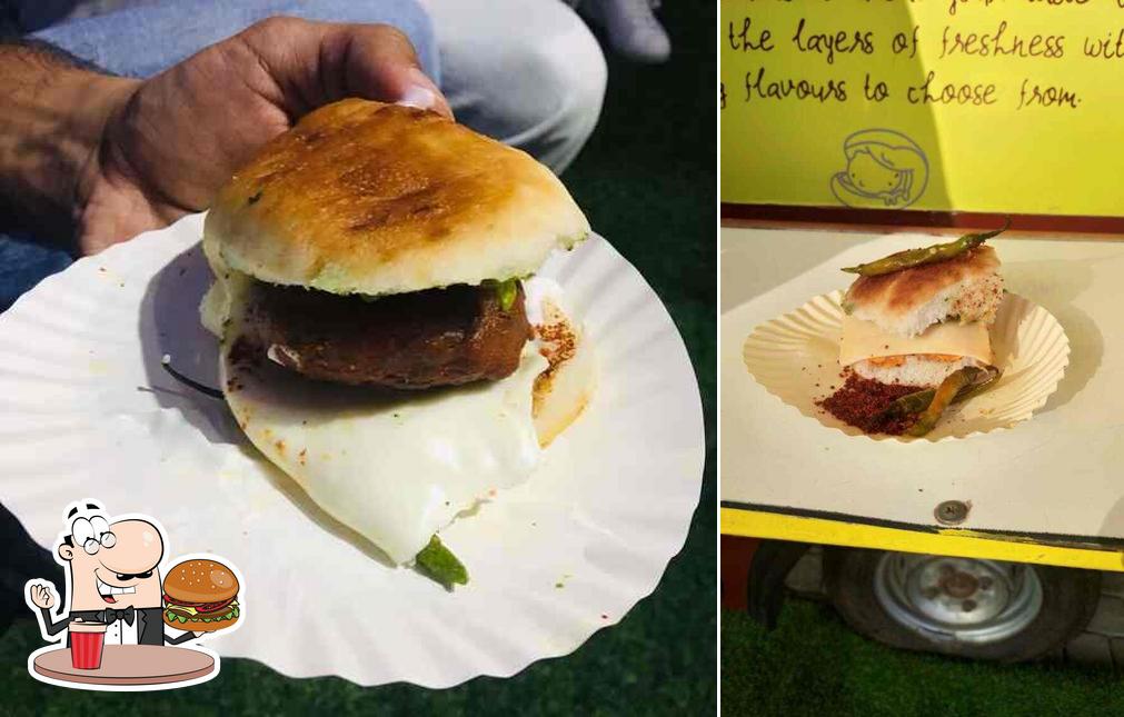 Order a burger at Vadapav Mistri