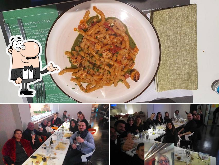 La immagine di interni e cibo da Déjà vu Bar-Restaurant