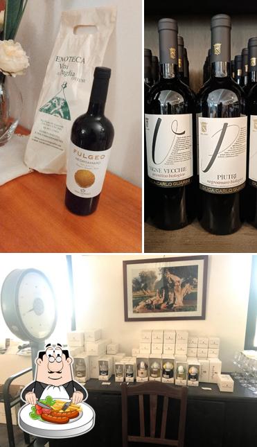 La cibo e interni del ristorante