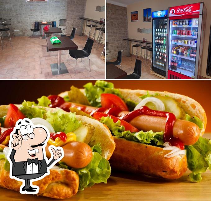 Tra le varie cose da Gubbio Kebab si possono trovare la interni e cibo