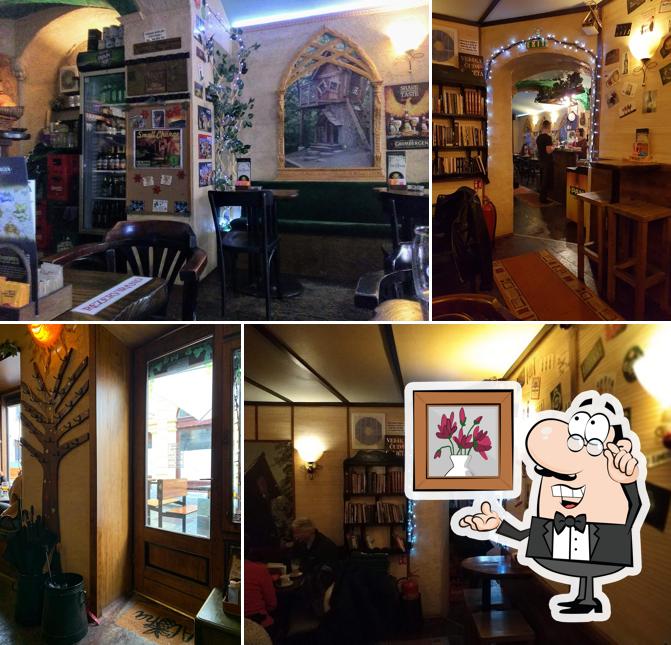 Dai un'occhiata agli interni di The Treehouse caffe