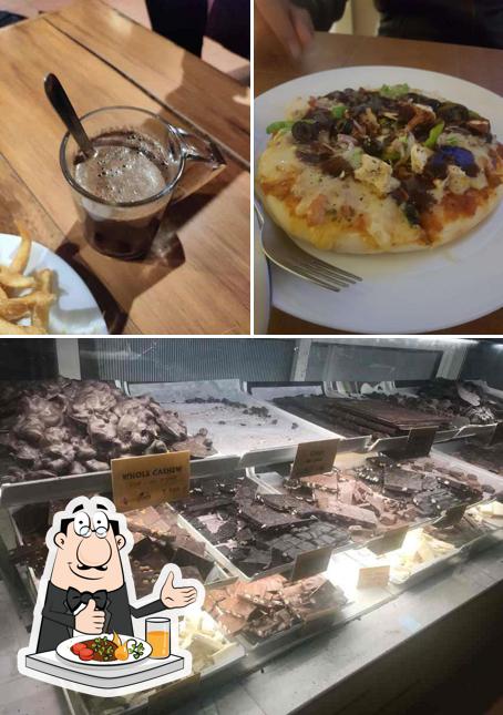 Meals at Cocoapods
