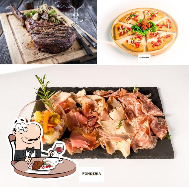 Ordina i piatti di carne a Fonderia Treviso