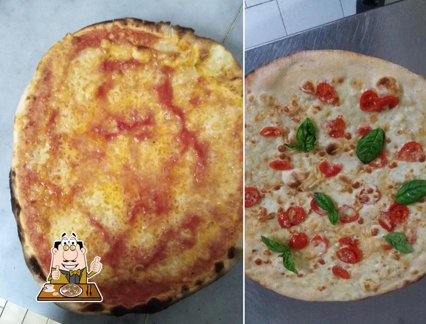 Scegli una pizza a Pizzeria Bosco di Foglino