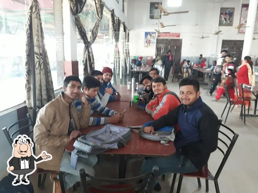 Check out how Dera Canteen looks inside