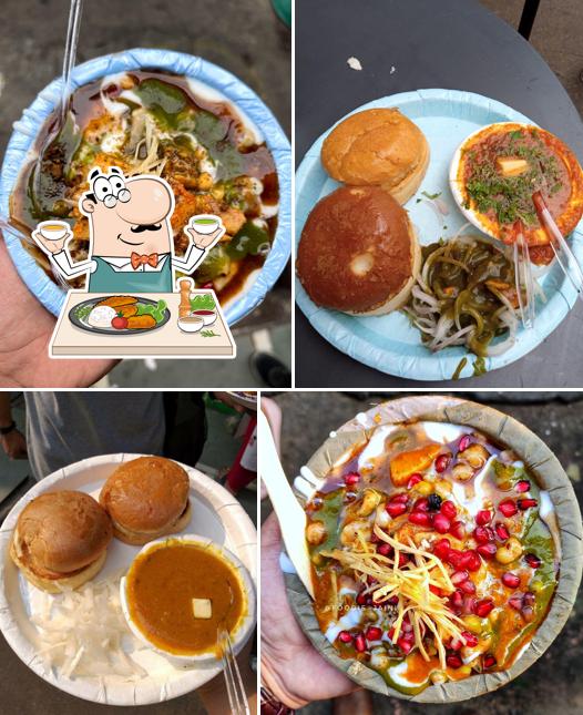 Food at Vaishnav Chat Bhandar