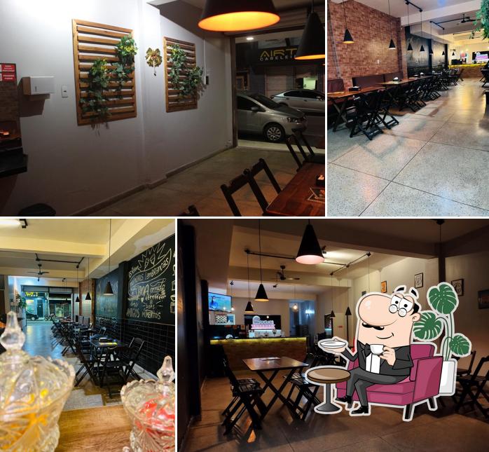 Veja imagens do interior do Guga's Burguer & Pizza